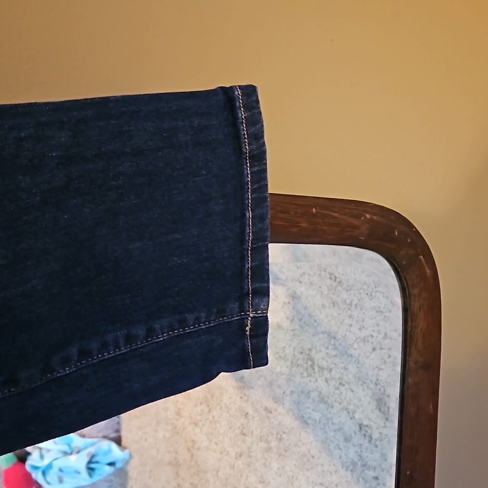 Jeans - Picture 2 of 3